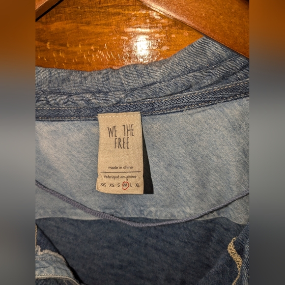 We the Free Love This Henley Blue Distressed Free People M Medium High Low Asymm - Picture 4 of 13